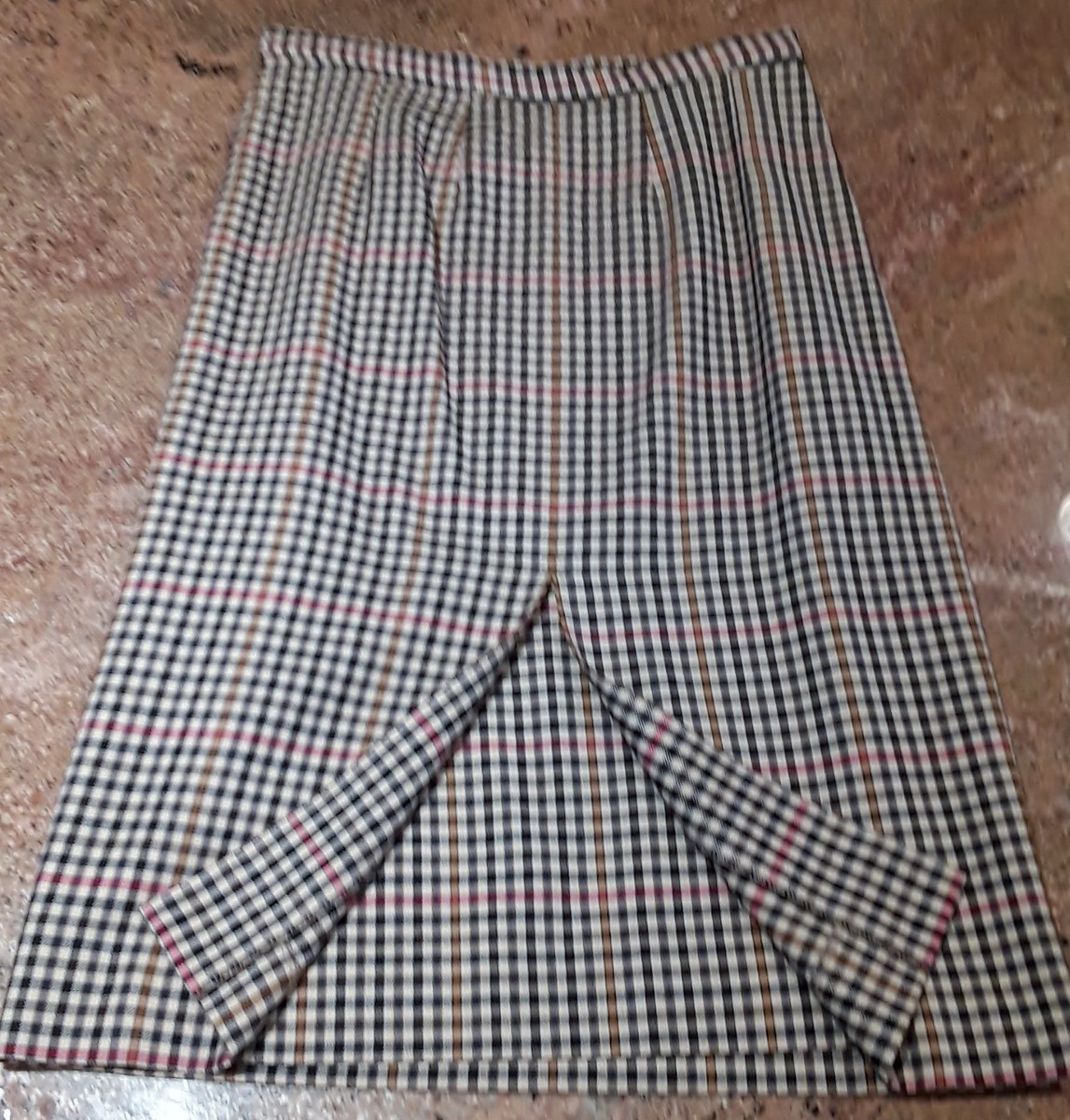 BURBERRY of London Nova check pleated wool skirt, size 10 BURBERRY of London Nova check pleated wool skirt, size 10