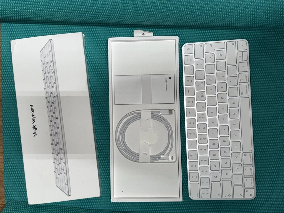 Official Apple Magic Keyboard, white New - Image 3 of 4