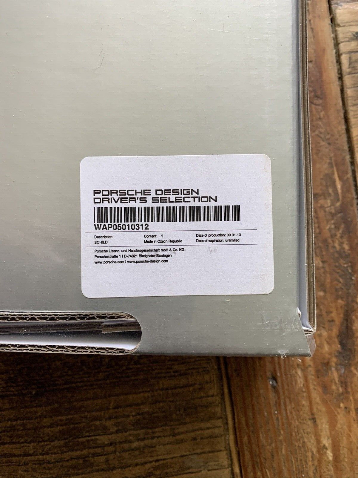 NEW in Box PORSCHE Factory Sealed CREST LOGO WAPPEN PORCELAIN ENAMEL DEALER SIGN