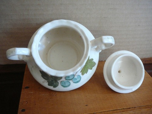 METLOX POPPY TRAIL Vintage VINEYARD PATTERN CREAM PITCHER SUGAR BOWL & LID - EX - Picture 3 of 3