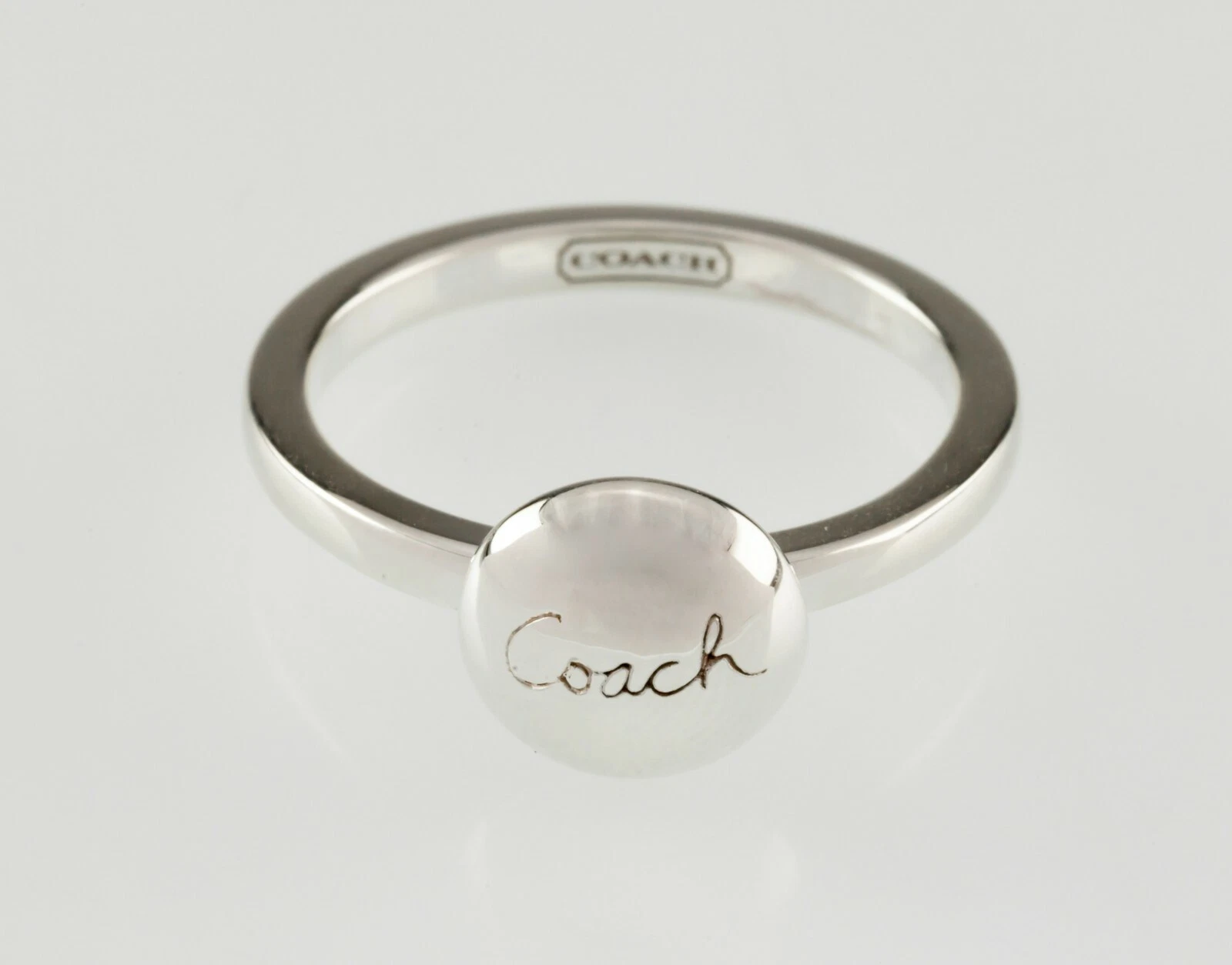 Adorabile anello fascia a cupola argento sterling Coach taglia 8!