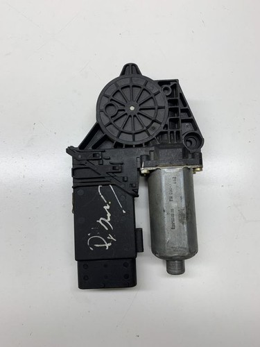 Volkswagen PASSAT B5 1999 Rechts Fensterhebermotor Tür vorne 0130821694 DRA4617