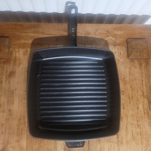 Staub cast iron grill pan 26CM 10" Black Enameled Cast Iron France - Picture 2 of 24