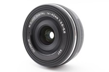 Olympus M.ZUIKO 14-42mm f/3.5-5.6 EZ Silver Lens for M4/3 series Cameras-Black