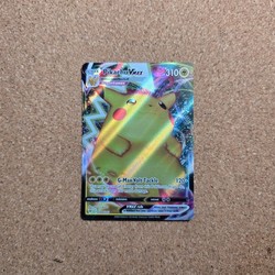 Pikachu VMAX 044/185 Vivid Voltage
