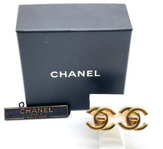 Authentic CHANEL large Coco Mark Turn Lock Earring 96P GP W/Box SK110299