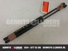 Verin de hayon / de capot Mazda 626