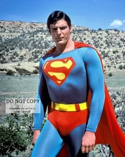 CHRISTOPHER REEVE AS "SUPERMAN" - 8X10 PUBLICITY PHOTO (AB-898)