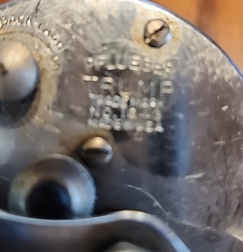 Vintage Pflueger Trump Fishing Reel No 1943 Made in USA - Picture 2 of 4