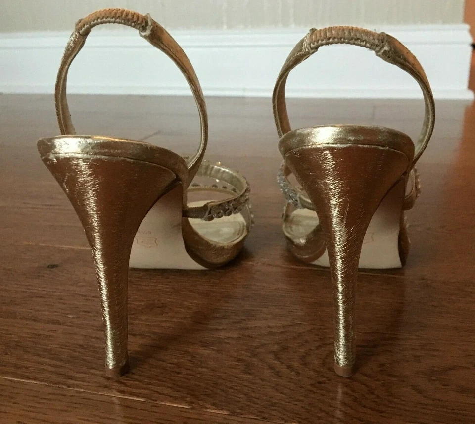 Sandalias metálicas doradas para ocasiones especiales talla 6,5 usadas  Foto 4 de 4