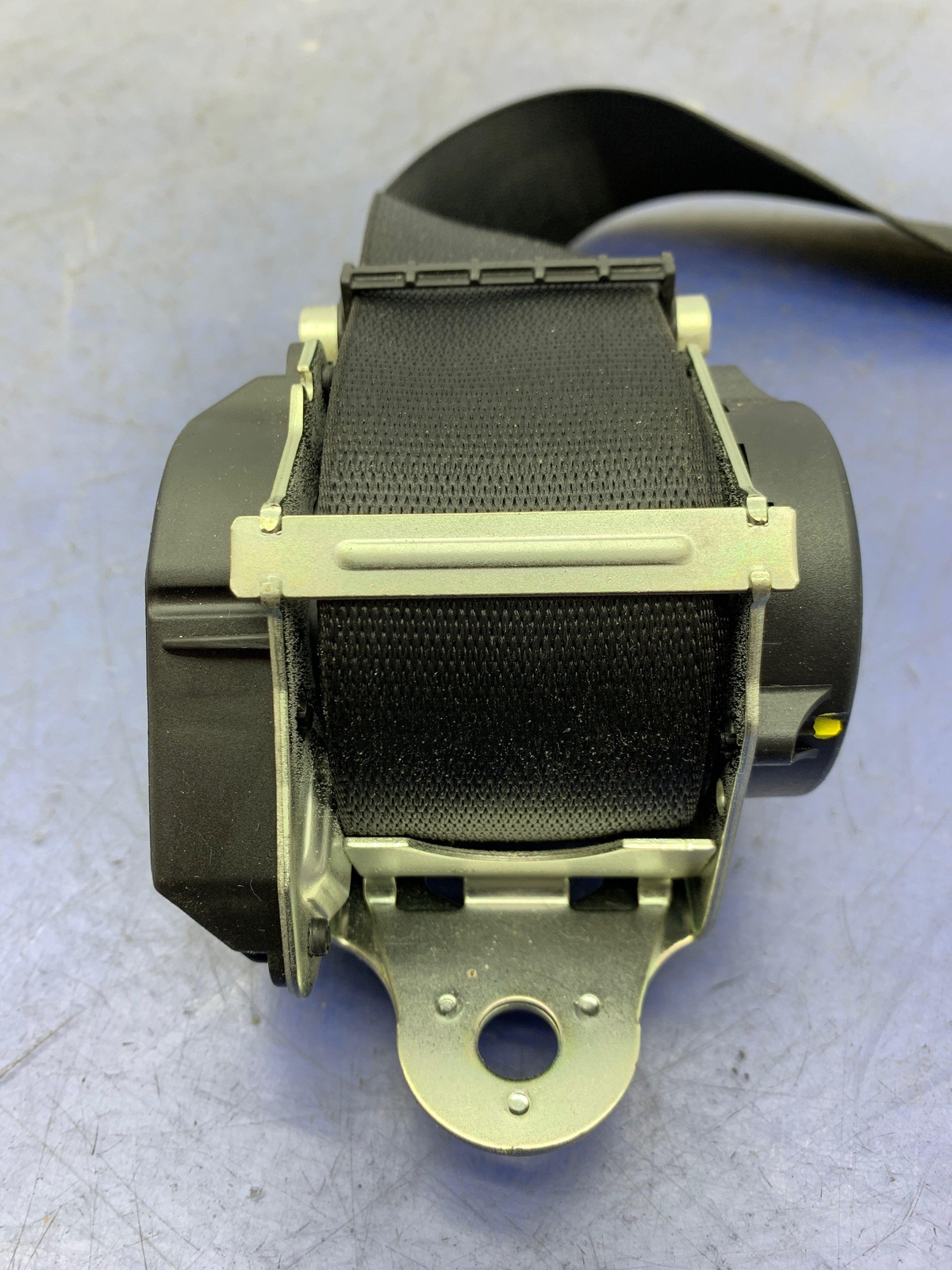 2014 - 2019 MASERATI GHIBLI OEM RH REAR RIGHT SEAT BELT RETRACTOR 6700174370