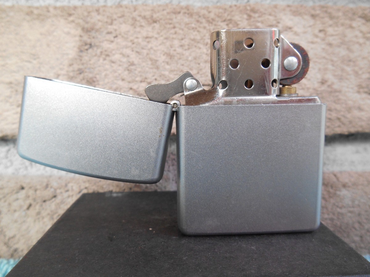 RETRO ZIPPO 2004 K-04 SATIN CHROME FLIP TOP CIGARETTE