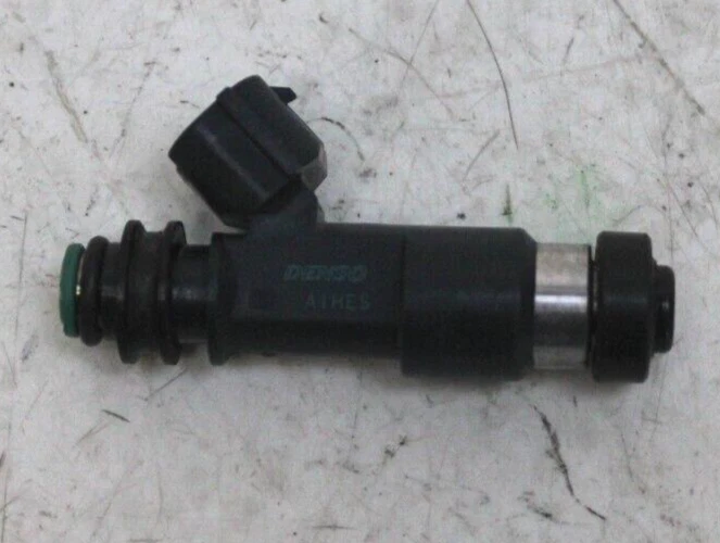 Inyector de combustible Subaru Forester 2011-16 alimentación superior OEM P/N 16611AA820 Foto 4 de 4