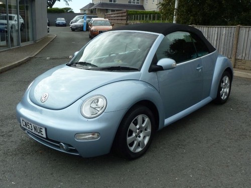 Volkswagen Beetle 2004 Convertible 2.0 2dr restored Petrol - Picture 3 of 18