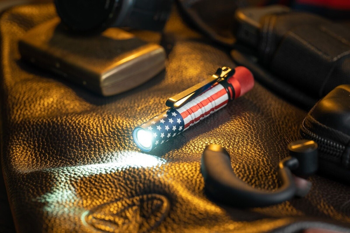 Olight I3T EOS Stars & Stripes Patriotic Edition 180L Slim