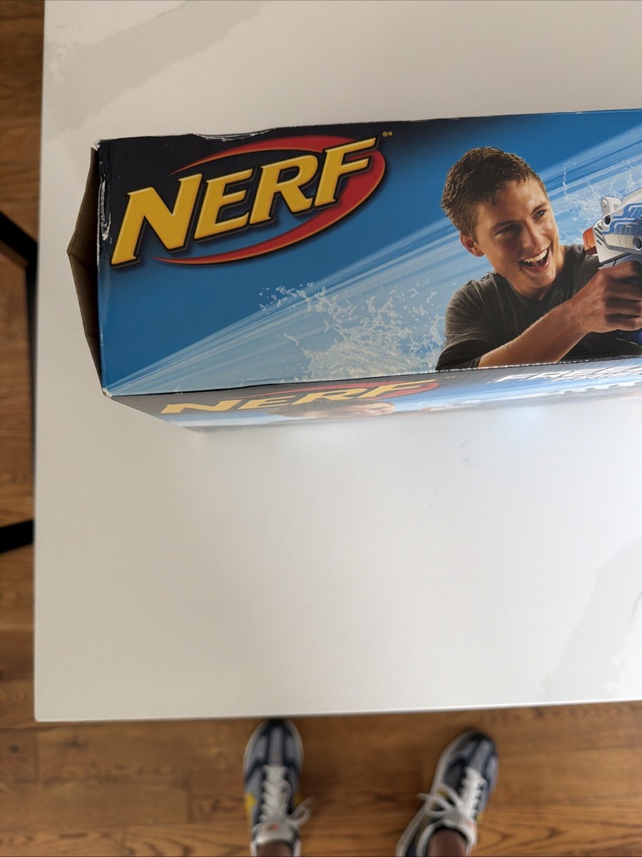 NERF Super Soaker Arctic Shock Water Squirt Gun A1748 Holds up to