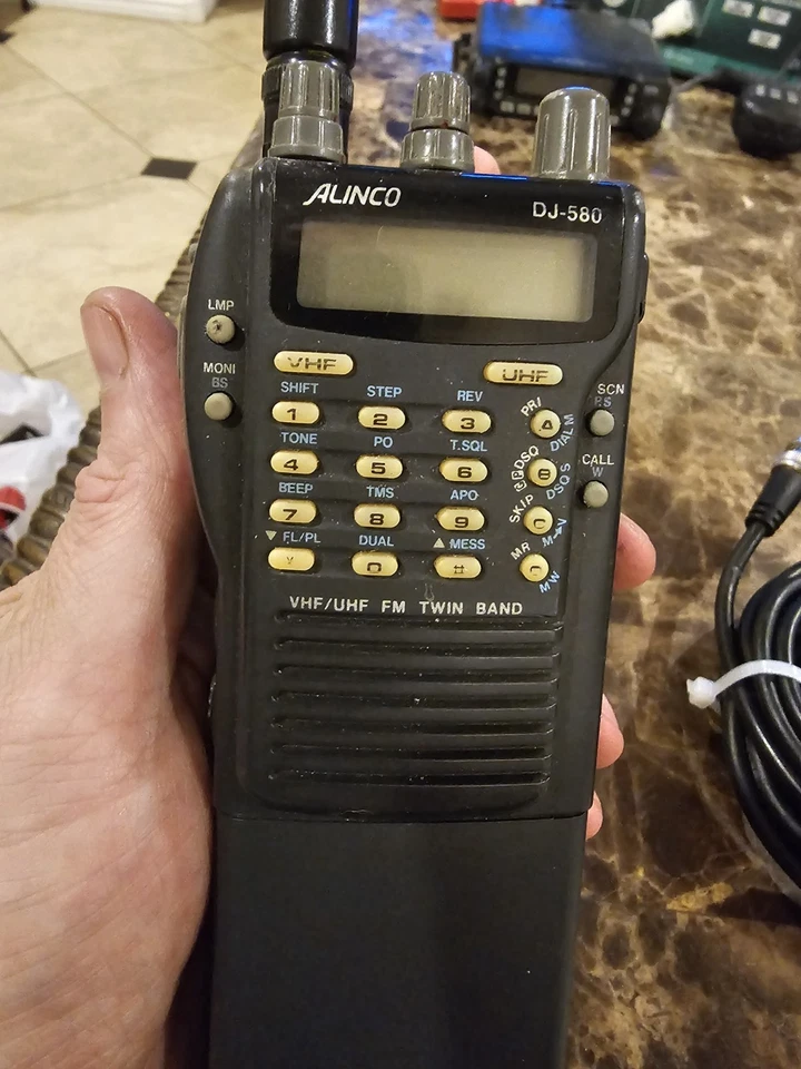 Alinco DJ-580T Dual Band VHF/UHF FM Handheld Radio HT w/2 Antennas - Image 2 of 4