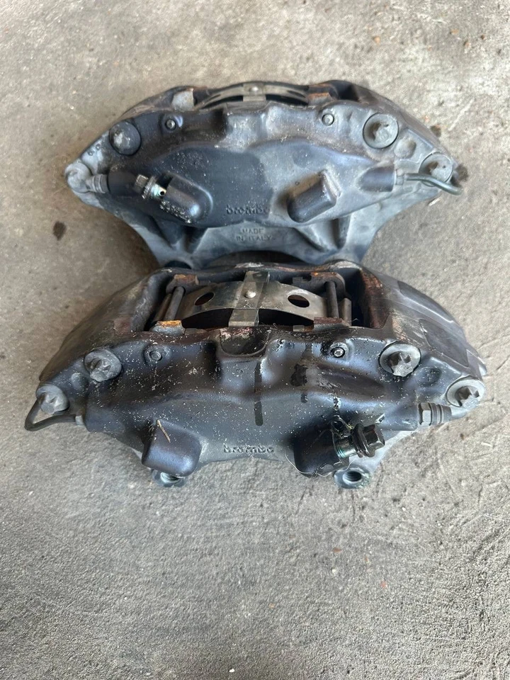 Pinzas de freno delanteras Chevrolet Camaro SS 2010-2015 Brembo - OEM Foto 2 de 4