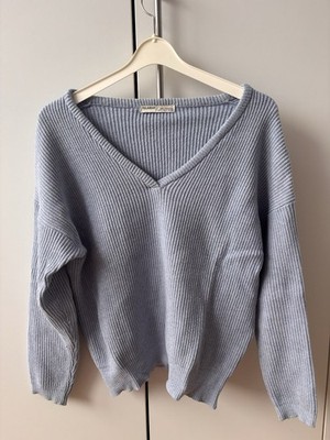 Hellblauer Damen V-Ausschnitt-Pullover Pull&Bear Rippstrick-Optik Gr. S 36