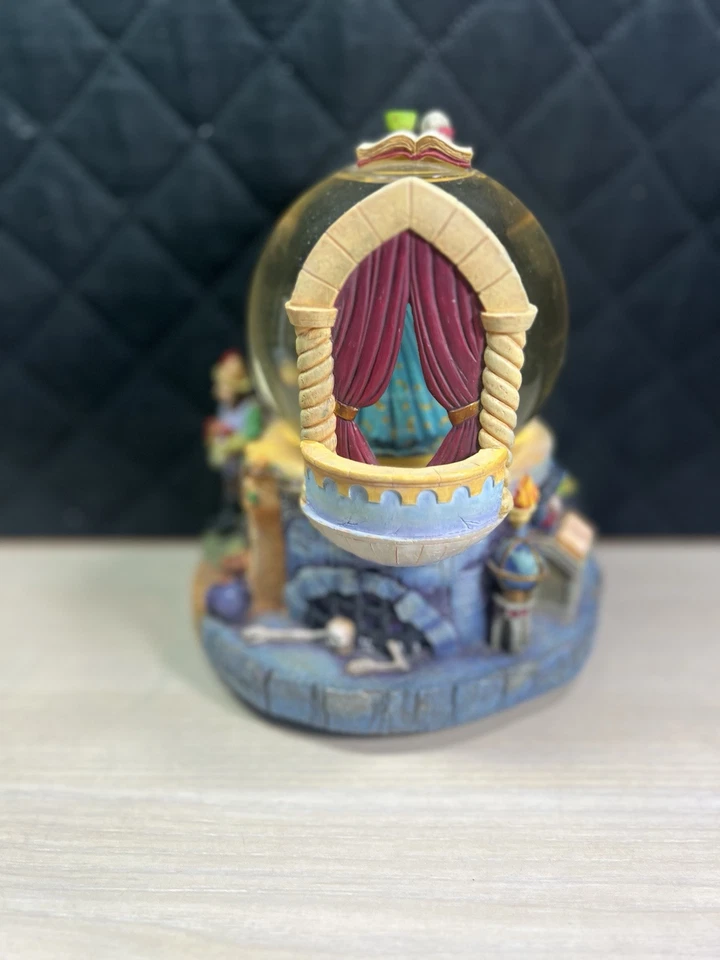 Disney Villanos Blancanieves Reina Malvada Globo de Nieve Globo de Nieve Espejo Mágico ¡Funciona! Foto 3 de 4