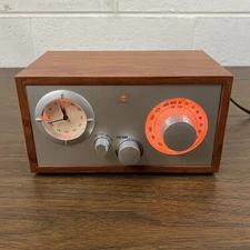 Kohl's Stereo AM/FM Clock Radio H5002 Richard Solo Ultra-Modern Aux Jack