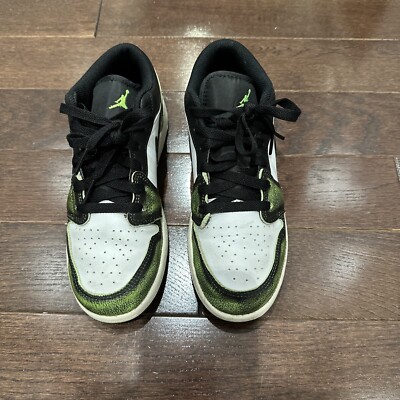 Nike Air Jordan 1 Low SE GS “Wear-Away-Electric Green” Kids Nike Air Jordan 1 Low SE GS “Wear-Away-Electric Green” Kids