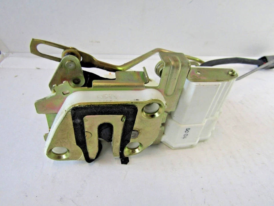  MAZDA 626 CERRADURA PUERTA ACTUADOR PESTILLO DELANTERO DERECHO NUEVO Foto 3 de 4