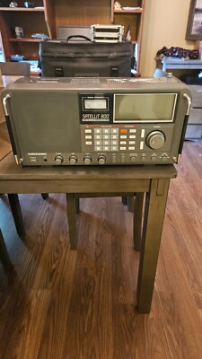 Radio Grundig Satellite 800 Millennium – AM/FM/ondes Courtes, Poste De Table, état Fonctionnel