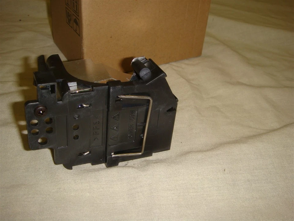 ELECTRIFIED LAMPS HITACHI DT-00521 DT00521 E-SERIES REPLACEMENT LAMP - Image 4 of 4