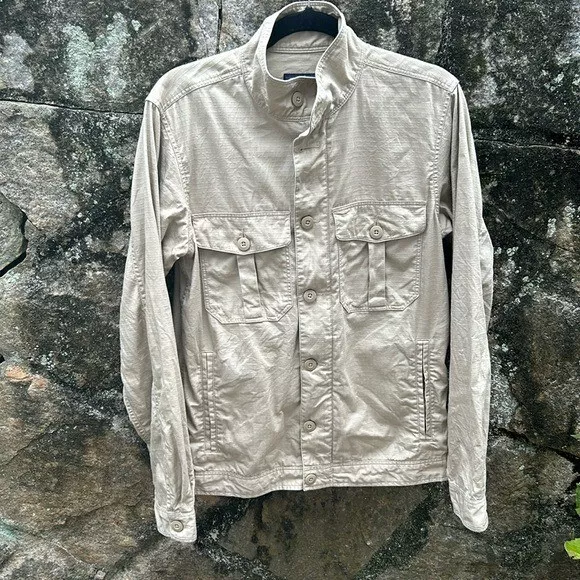 patagonia soaring button front ripstop pockets jacket