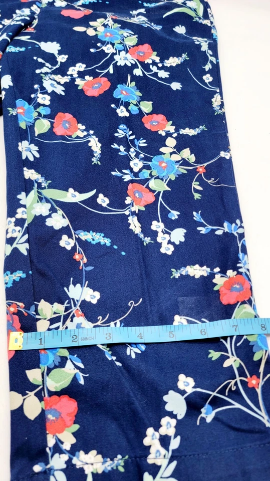 Pantalones St John's Bay para mujer 8 clásicos elásticos secretamente delgados florales capri  Foto 3 de 4