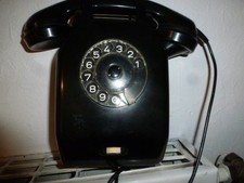 Wandtelefon mit Wählscheibe von 1966