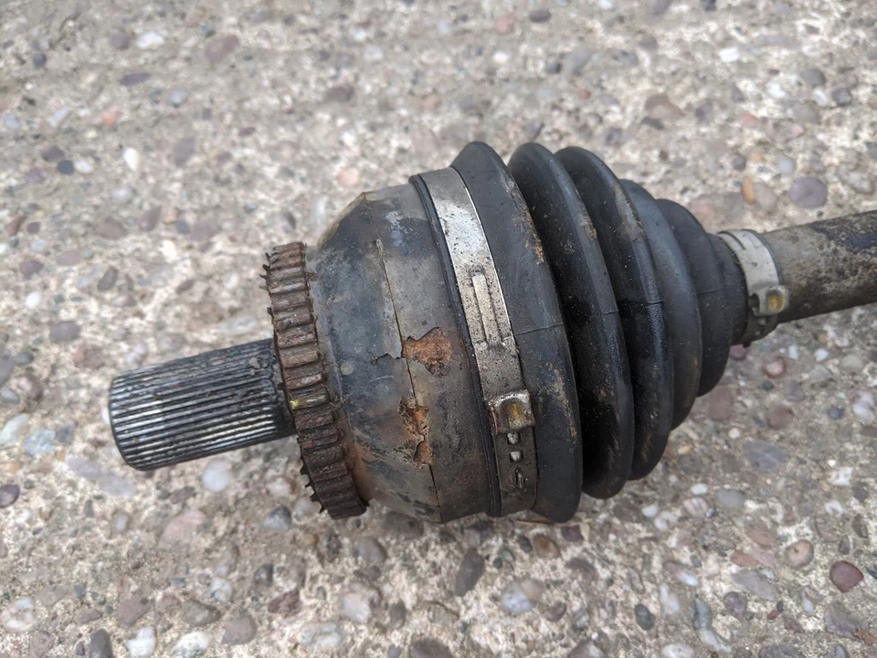 VOLVO XC90 2.4 D5 2009 LEFT FRONT DRIVE SHAFT - Image 4 of 4