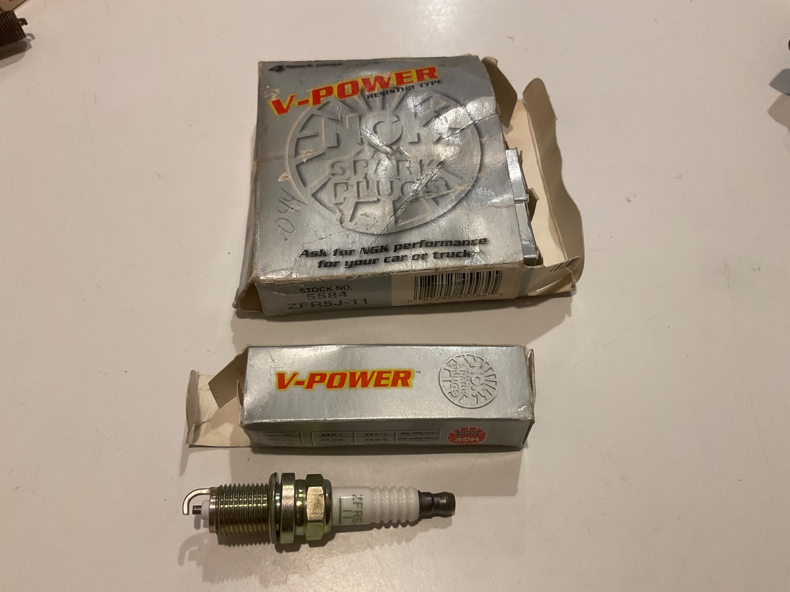 NGK 5584 V-Power Spark Plugs Stock Nickel Core Tip Standard 0.044in ZFR5J-11