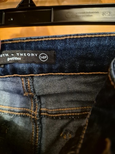Pantalones de mezclilla Truth + Theory 14petite-Dark Wash BootCut - Imagen 5 de 9