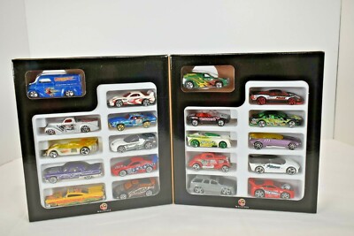 Hot Wheels ミニカーセット20台 Hot Wheels Realistic 20-Car Collector Gift Pack, Cool Toy