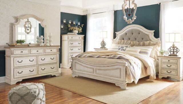 Ashley Furniture Realyn Queen 6 Piece Chipped White Bedroom Set for