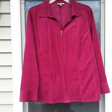 Dressbarn Woman Magenta Blazer Size 18/20 front zipper, buttons at cuff