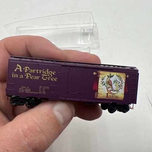 MICRO TRAINS N 21501 12 DAYS XMAS A PARTRIDGE IN A PEAR TREE 40' BOXCAR TDOC #01 - Picture 10 of 22