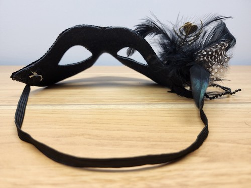 Máscara de Mardi Gras veneciana con plumas para disfraz de mascarada de oro negro - Imagen 6 de 6
