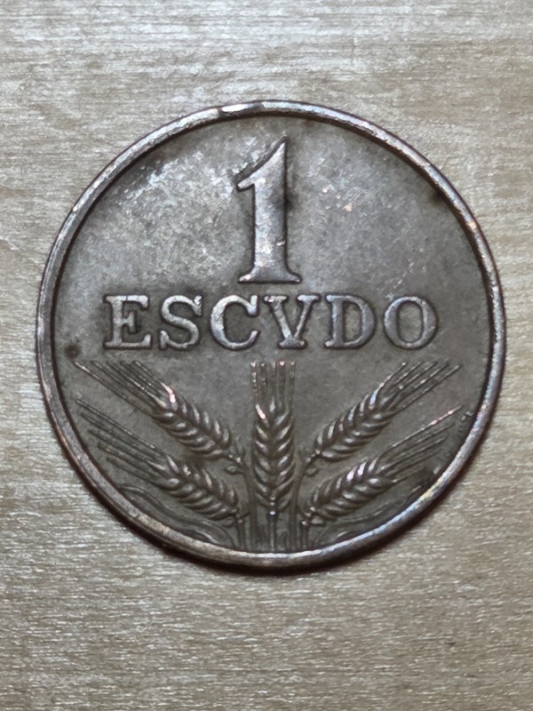 Portugal 1 Escudo coin, 1971. KM# 597, bronze. Portuguese cross. Wheat ears.
