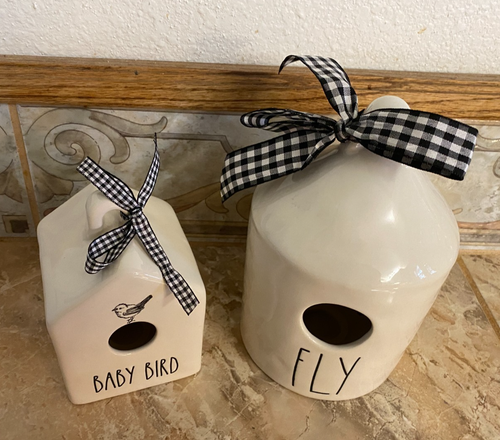 RAE DUNN by Magenta, white ceramic birdhouses, "Baby Bird & Fly" - set of 2 - Foto 2 di 10
