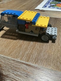 LEGO City 1980s Camper Van MOC (60117 + 60150)