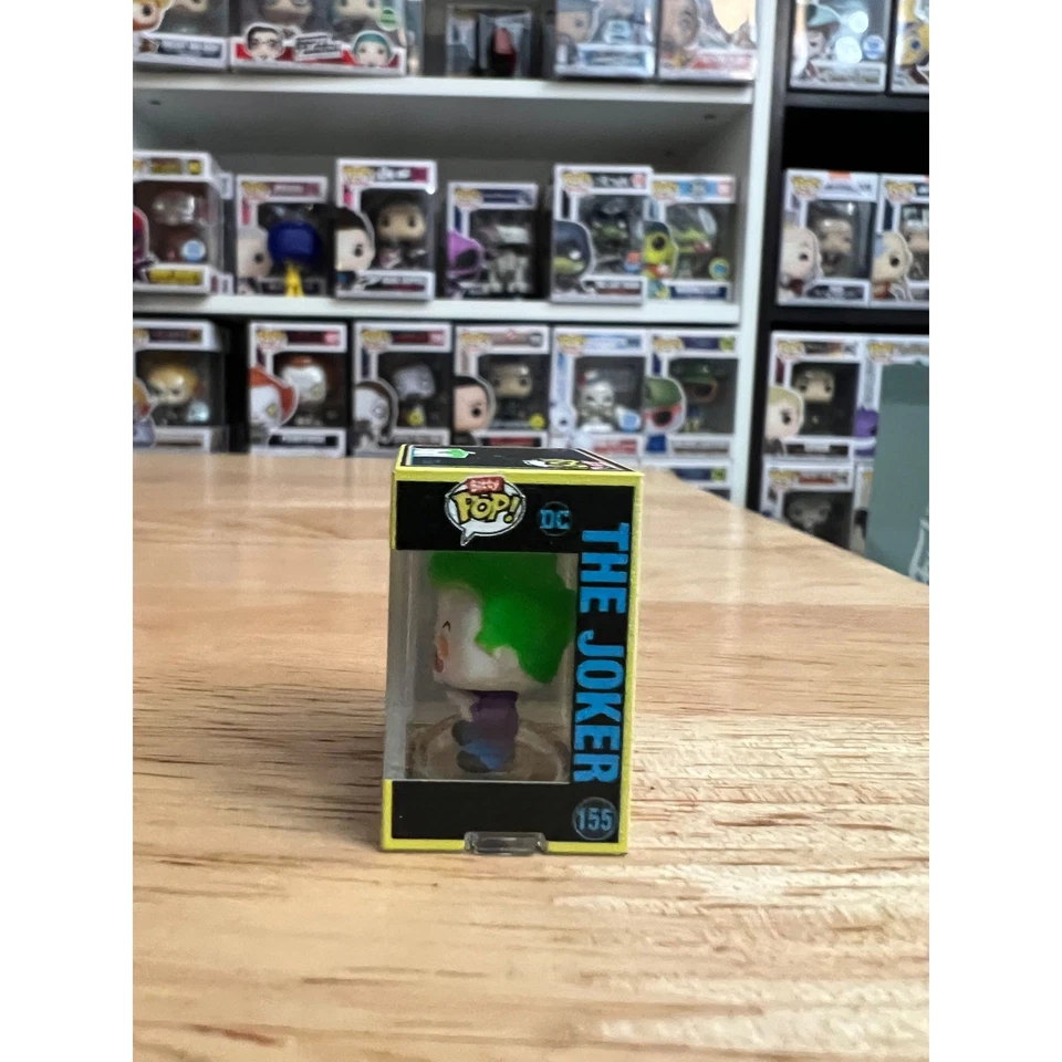仅 4000 件黑光小丑蝙蝠侠动画系列 Funko Pop Bitty #155 LE — 第 4/4 张图片