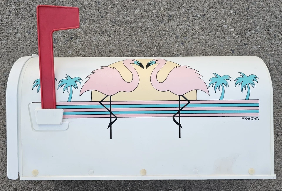 Bacova Accentbox Rural Mailbox hand-laminated fiberglass Plastic Pink Flamingo - Image 2 of 4
