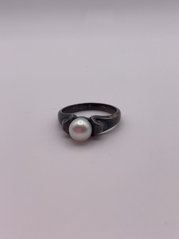 Retired James Avery Cultured Pearl Scroll Ring Size 7