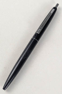 Early Black Bic Clic Pen - B18D
