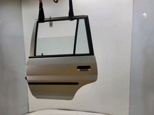 Porte arrière et accessoires Mazda DEMIO