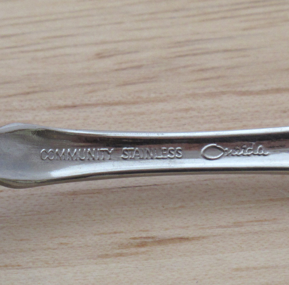 Oneida Louisiana Oval Soup Spoons Stainless Steel Community Floral Tip