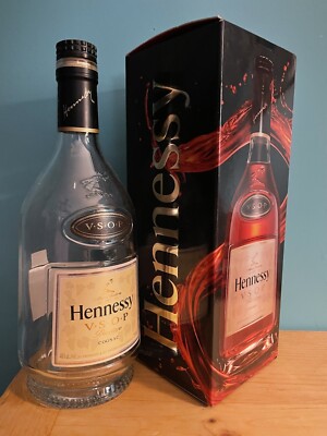 Hennessy VSOP Privilege cognac 750 ml bottle and box - Empty Bottw